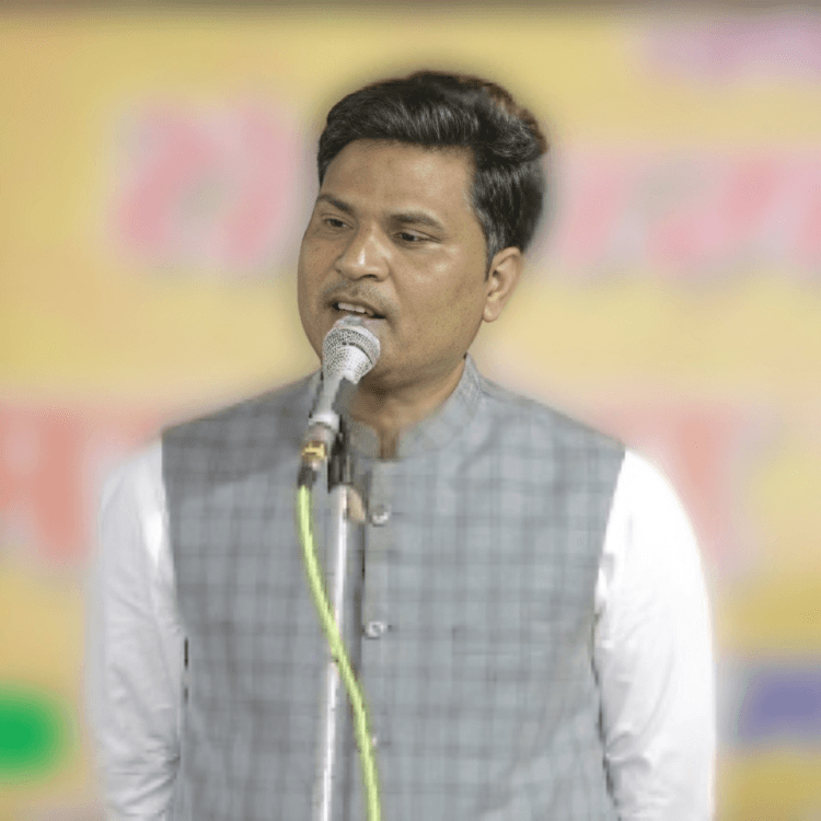 Gyan Prakash Akul